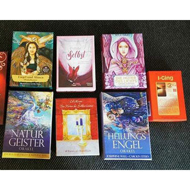 Tarot und Orakelkarten